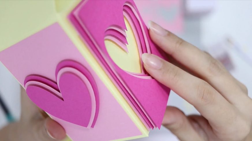 Caixa Milk personalizada com Decoração em camadas de papel com o Color Pop Mimo