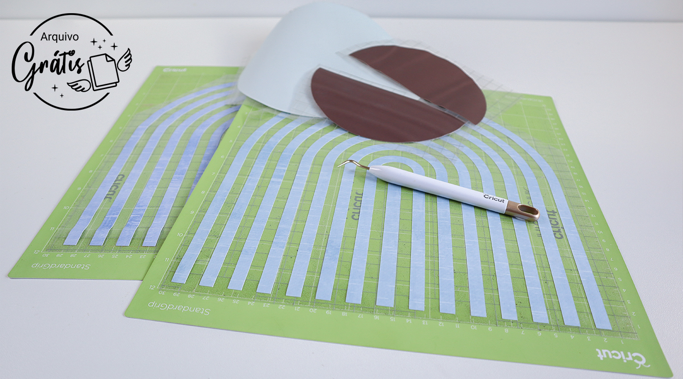 Medindo os materiais para fazer a estampa em tecido