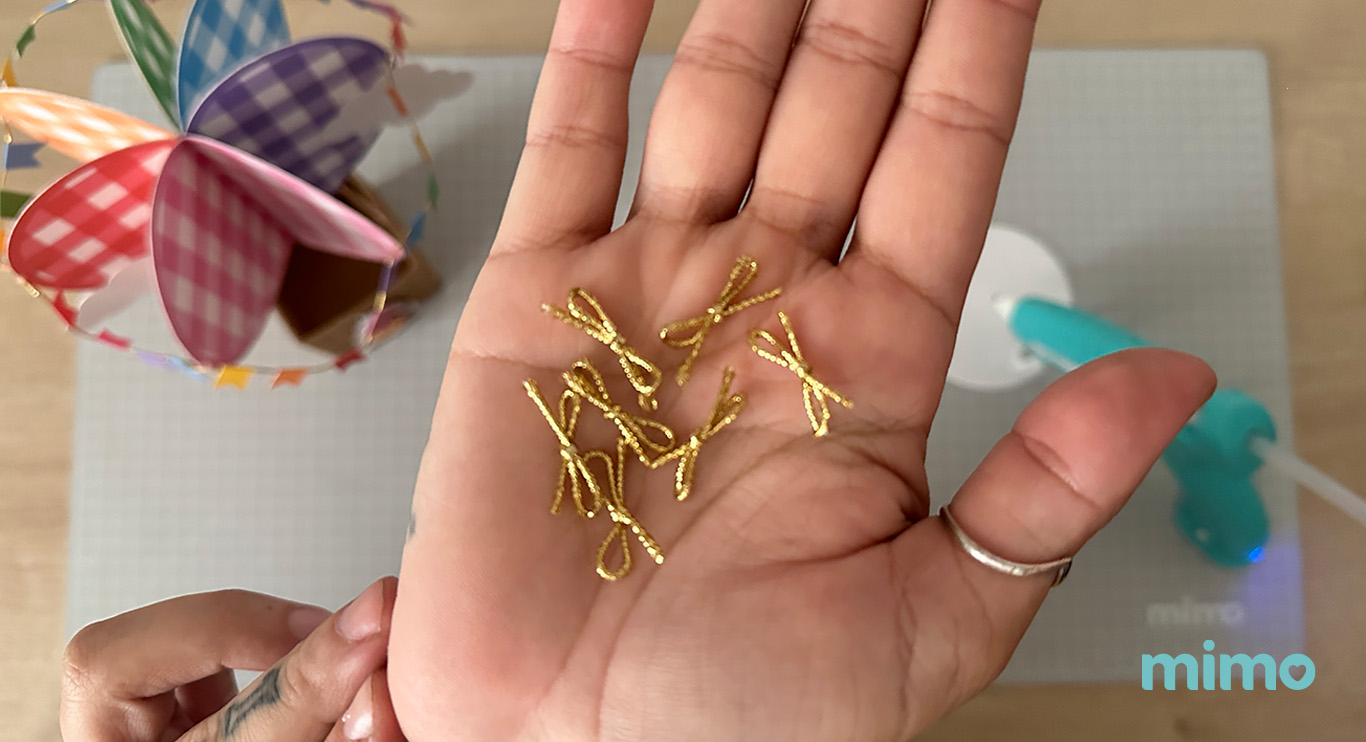 Laços para a decoração do enfeite de mesa