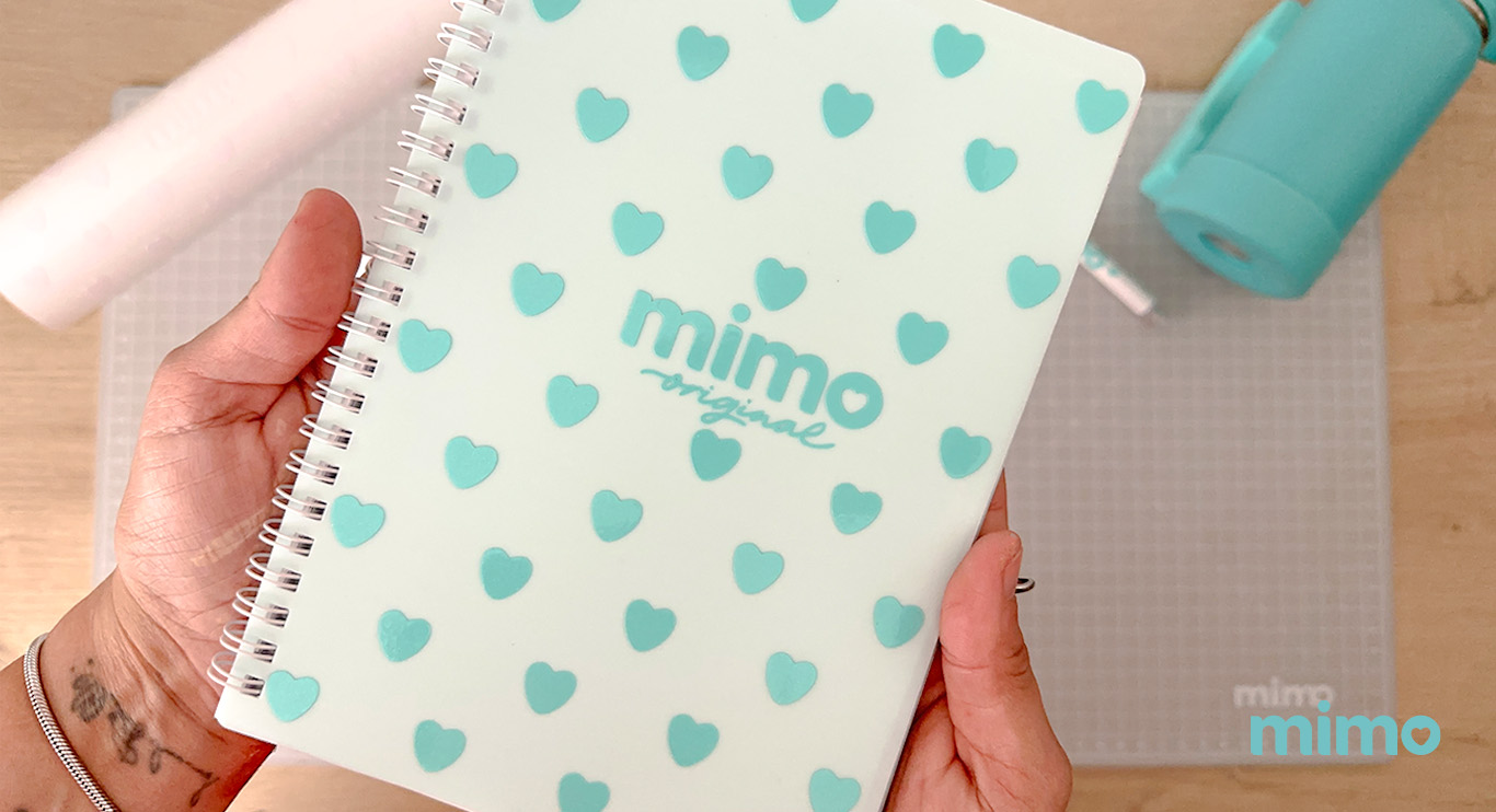 Resultado do caderno personalizado com Adesivo Vinil para o kit de brindes corporativos 