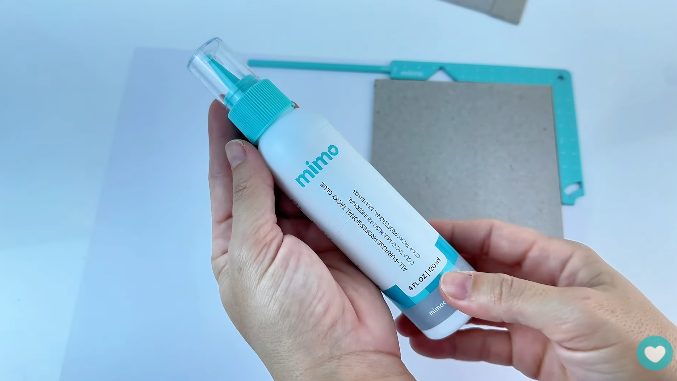 Utilizando a Cola Tacky Multiuso Mimo para colar