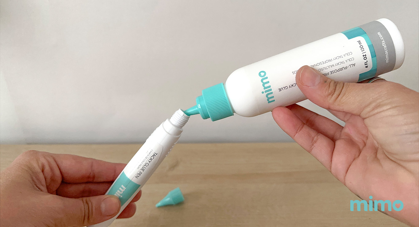 Recaregando a Cola Tacky Multiuso Profissional em Caneta 
