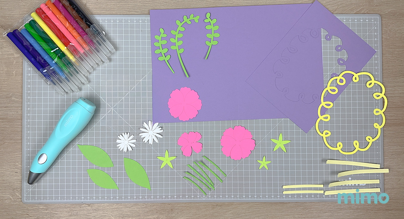 Cortes prontos para fazer o cartão de flores Cortes prontos para fazer o cartão de flores