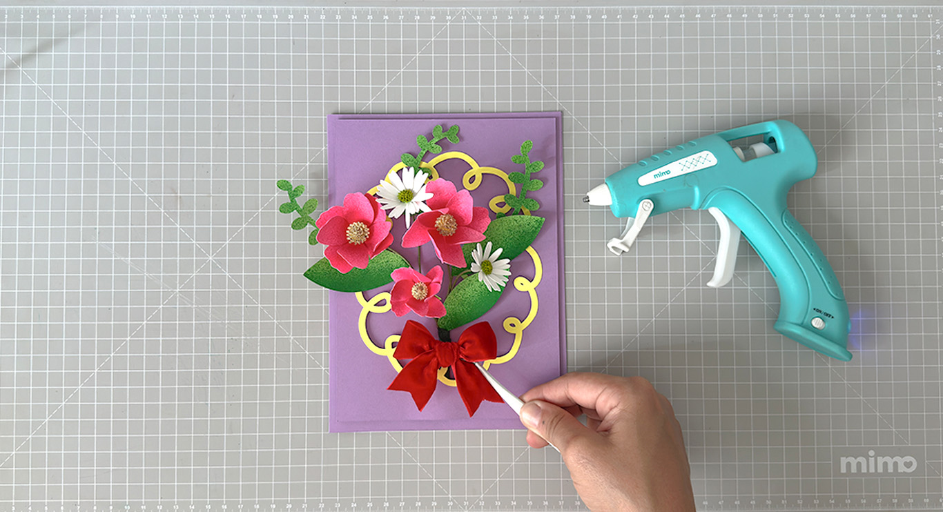 Colando o laço Colando o laço