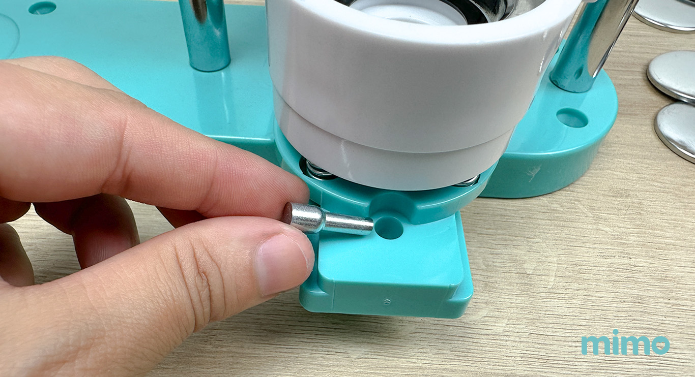 Montagem da Máquina de Bottons