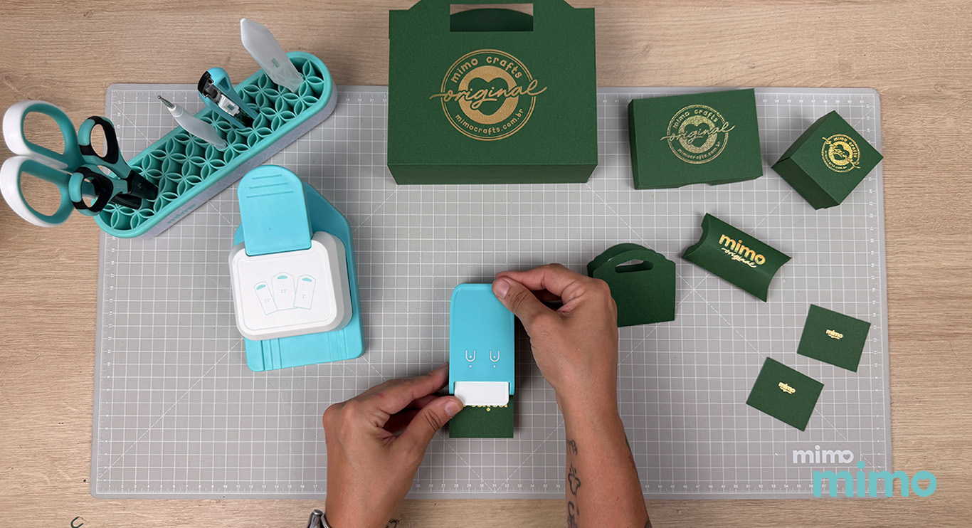 Fazendo a tag no Furador Mimo Fazendo a tag no Furador Mimo