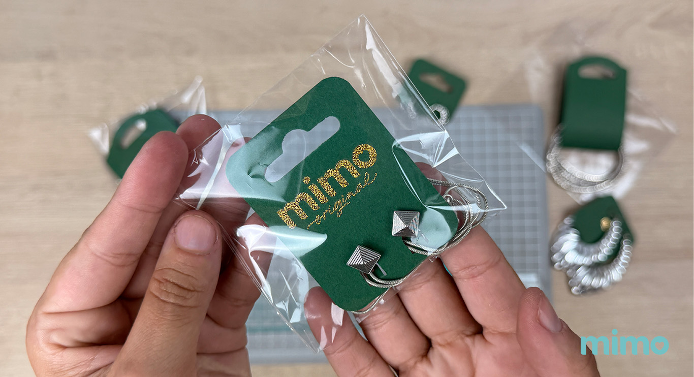 Resultado da embalagem personalizada de bijuterias e jóias com a Mimo Sealing Resultado da embalagem personalizada de bijuterias e jóias com a Mimo Sealing