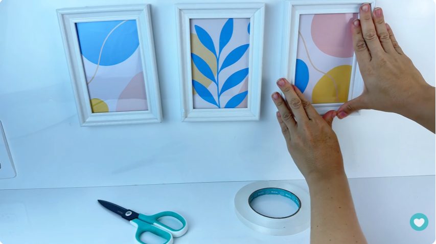 Quadros decorativos fixado com fita dupla face Mimo Quadros decorativos fixado com fita dupla face Mimo