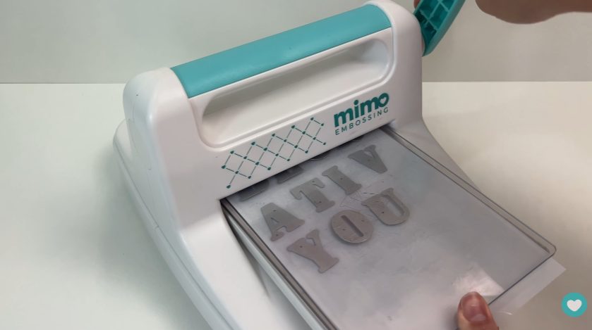 Fazendo o corte do stencil na Mimo Embossing Fazendo o corte do stencil na Mimo Embossing