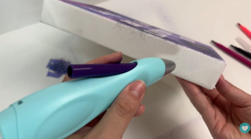 Pintando a lateral do quadro Pintando a lateral do quadro