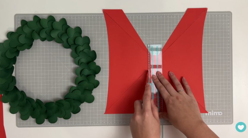 Fazendo o corte no papel Fazendo o corte no papel