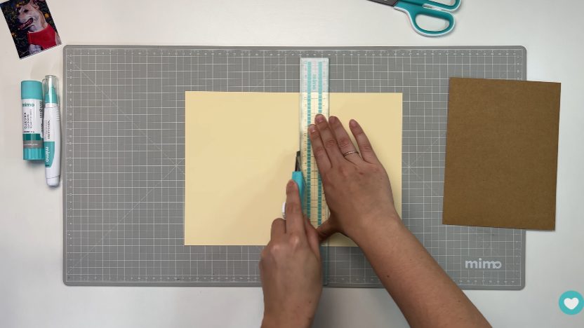 Cortando o Papel Color Pop Cortando o Papel Color Pop