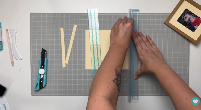 Cortando o Papel Color Pop Cortando o Papel Color Pop