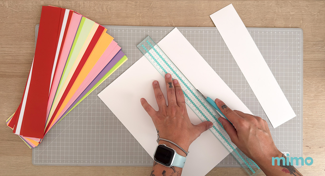 Cortando os Papéis Mimo Cortando os Papéis Mimo