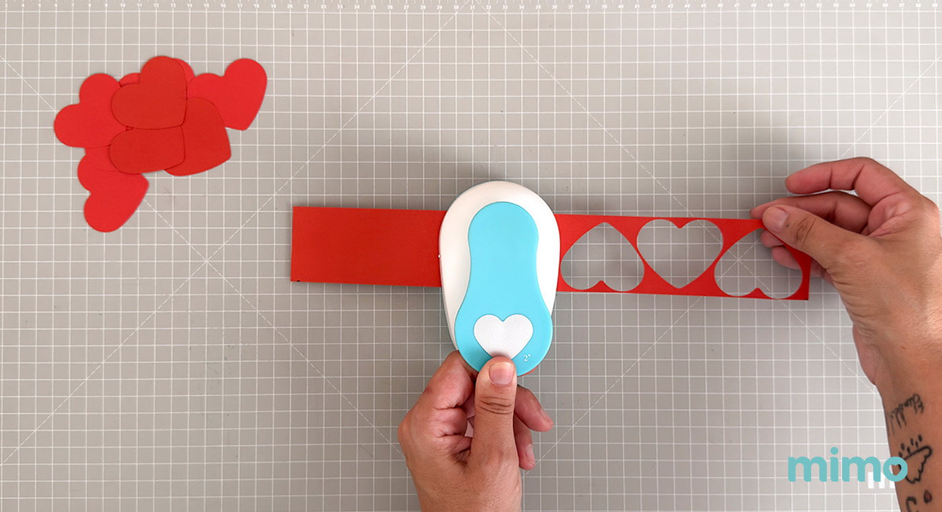 Usando o Furador de Papel - Coração Usando o Furador de Papel - Coração