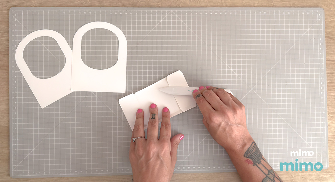 Reforça os vincos com o Vincador Reforça os vincos com o Vincador