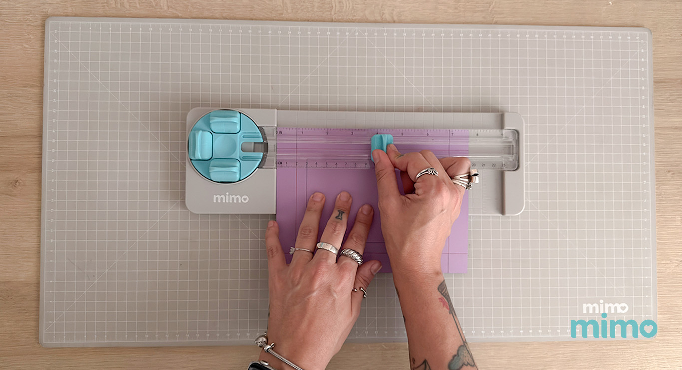 Fazendo os vincos da embalagem Fazendo os vincos da embalagem