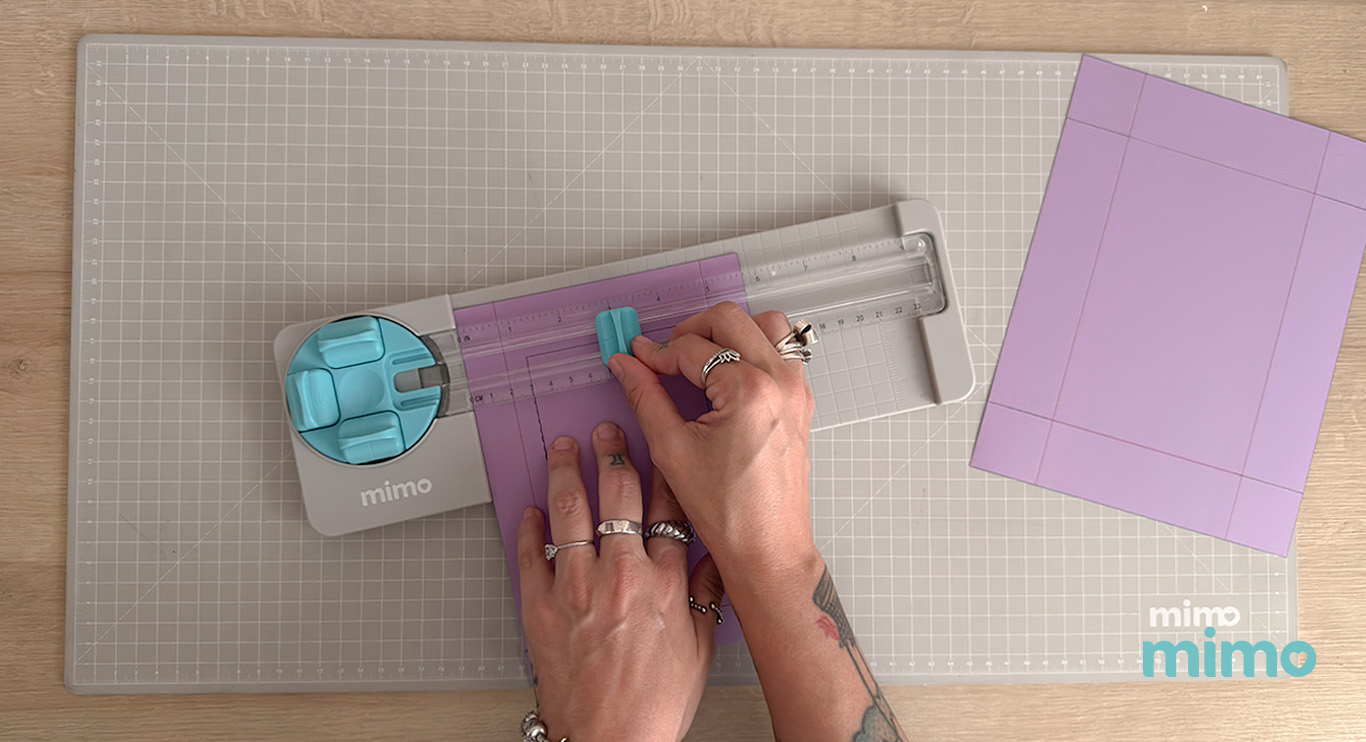 Fazendo o corte ondulado da embalagem Fazendo o corte ondulado da embalagem