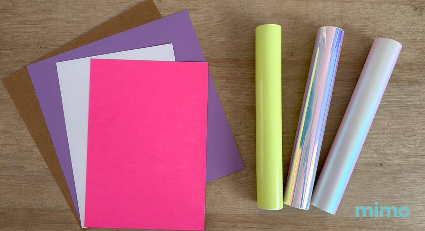 Materiais de papelaria usados para fazer a caixinha personalizada Dia das Mães Materiais de papelaria usados para fazer a caixinha personalizada Dia das Mães