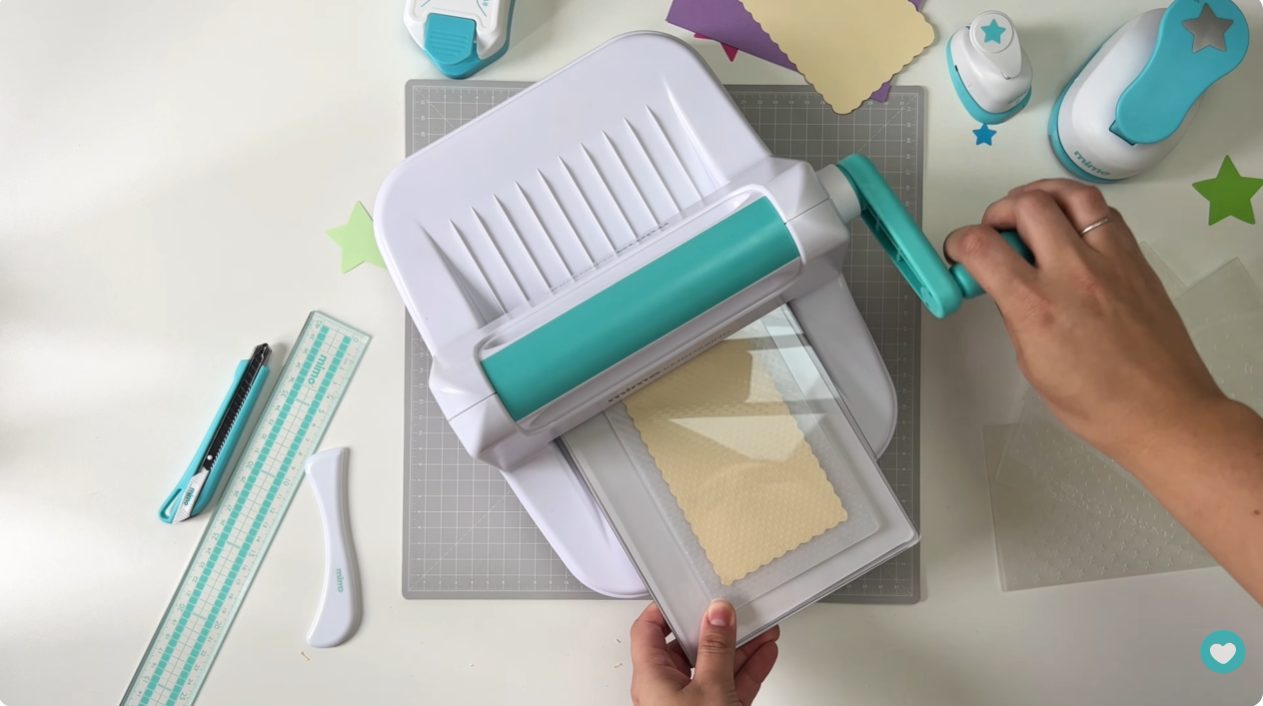 passo a passo de como fazer relevo em papel com a mimo embossing passo a passo de como fazer relevo em papel com a mimo embossing
