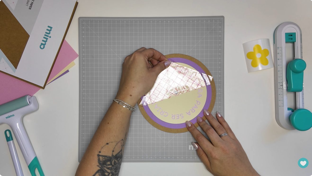 aplicação de vinil adesivo no papel aplicação de vinil adesivo no papel